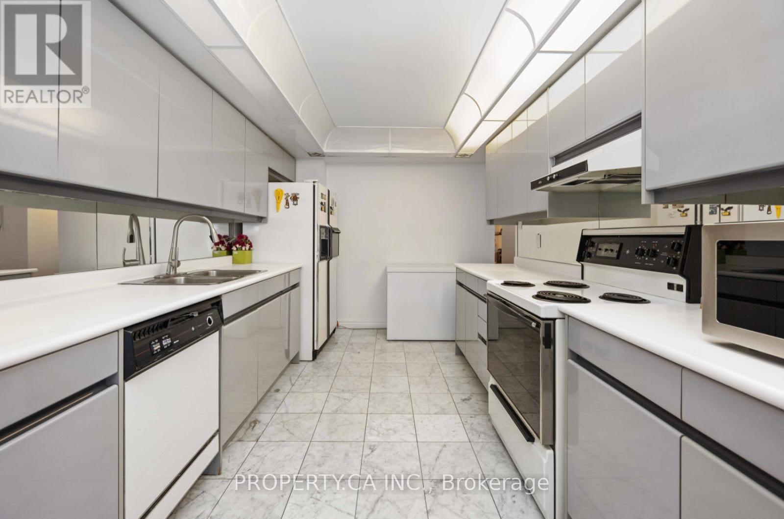 1109 - 33 University Avenue, Toronto, Ontario  M5J 2S7 - Photo 10 - C12716420