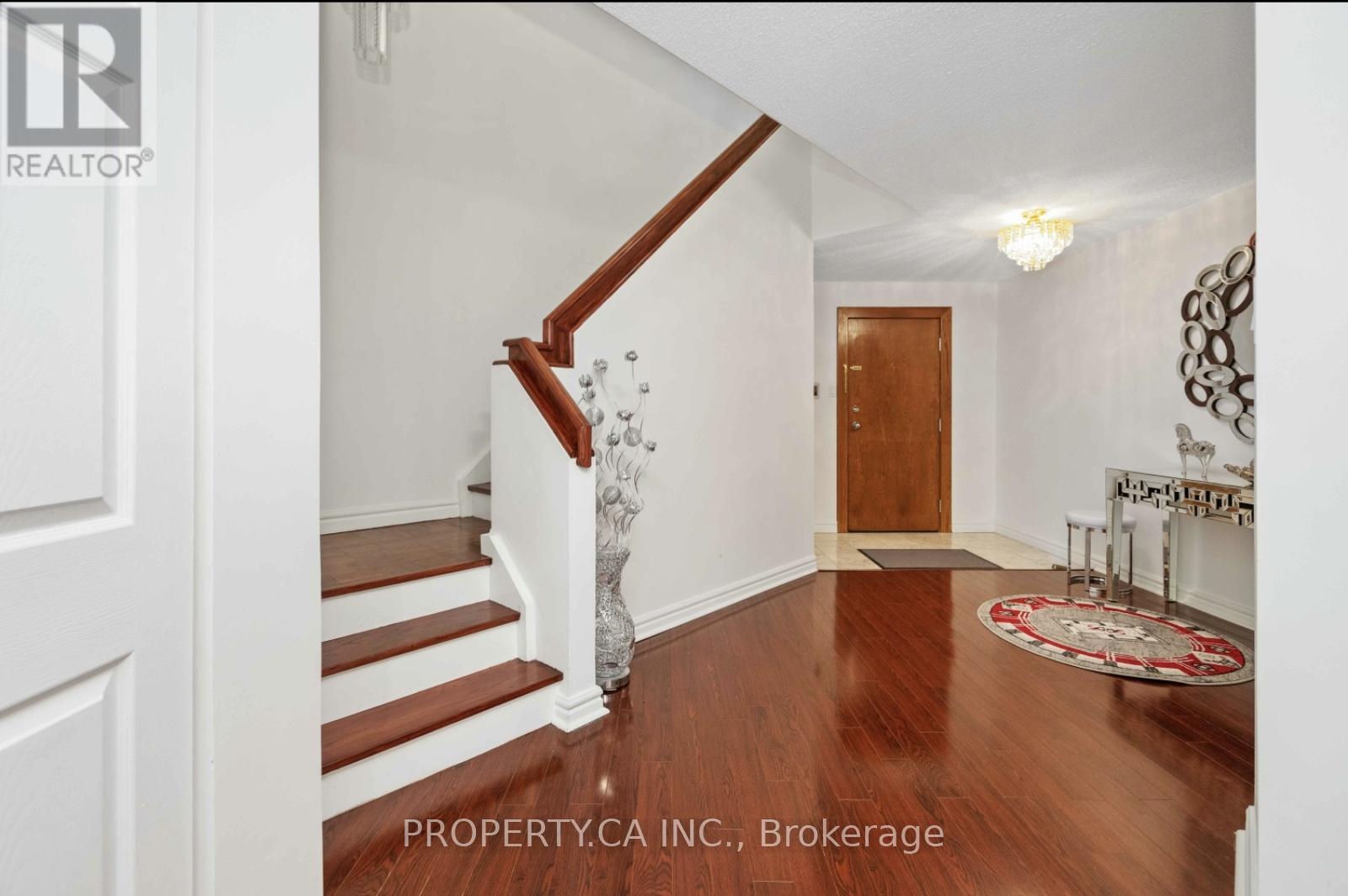 1109 - 33 University Avenue, Toronto, Ontario  M5J 2S7 - Photo 2 - C12716420