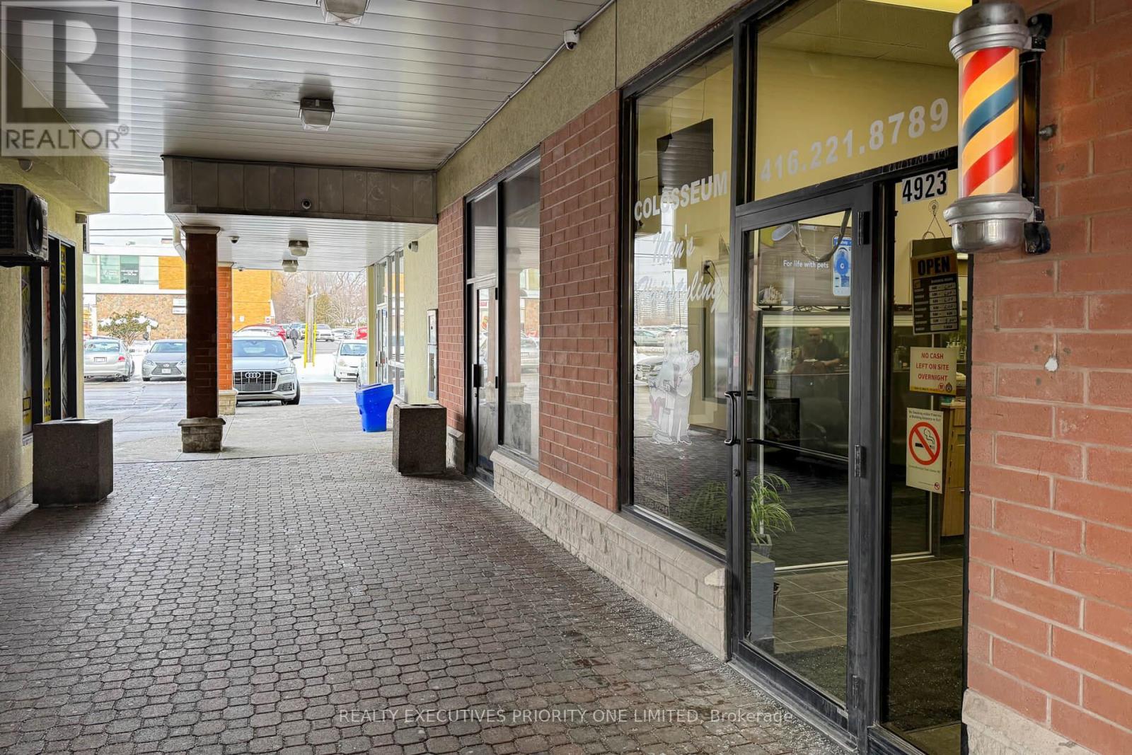 4923 Bathurst Street, Toronto, Ontario  M2R 1X8 - Photo 3 - C12716456