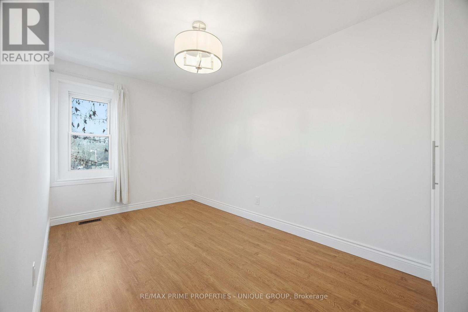 589 Logan Avenue, Toronto, Ontario  M4K 3B9 - Photo 13 - E12716304