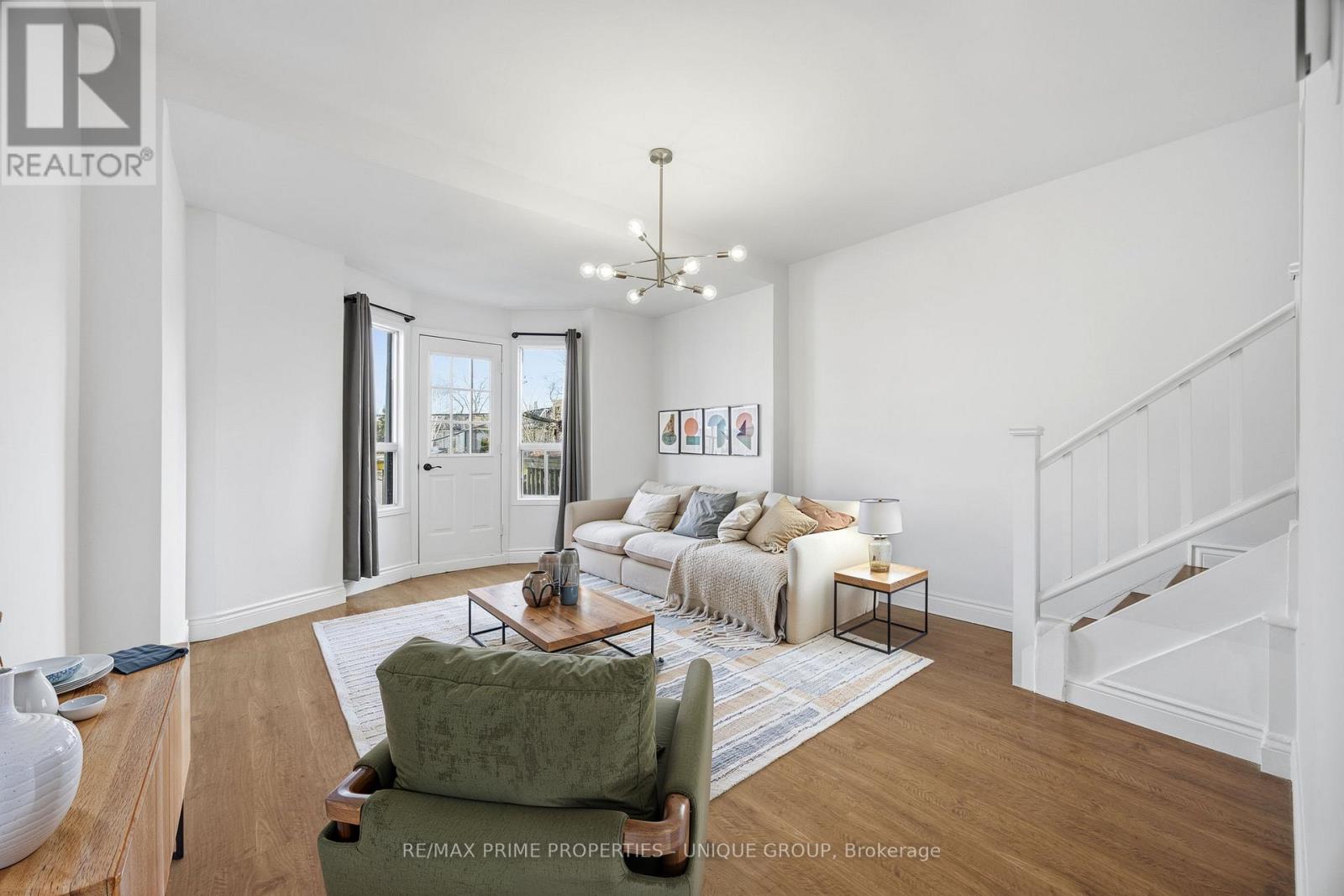 589 Logan Avenue, Toronto, Ontario  M4K 3B9 - Photo 2 - E12716304