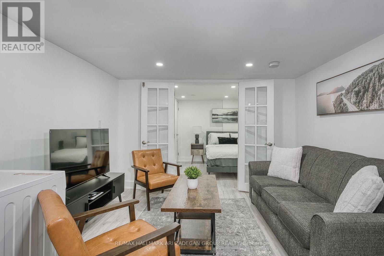 LOWER FL - 138 BOOTH AVENUE, Toronto, Ontario