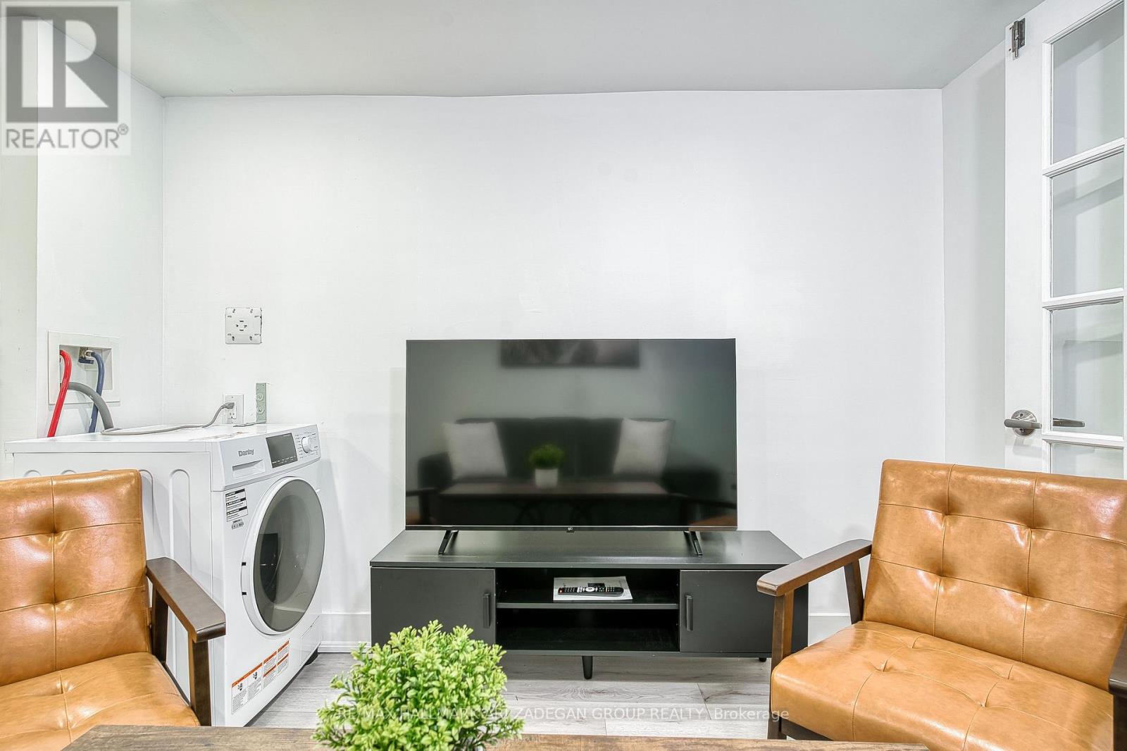 Lower Fl - 138 Booth Avenue, Toronto, Ontario  M4M 2M4 - Photo 17 - E12716540