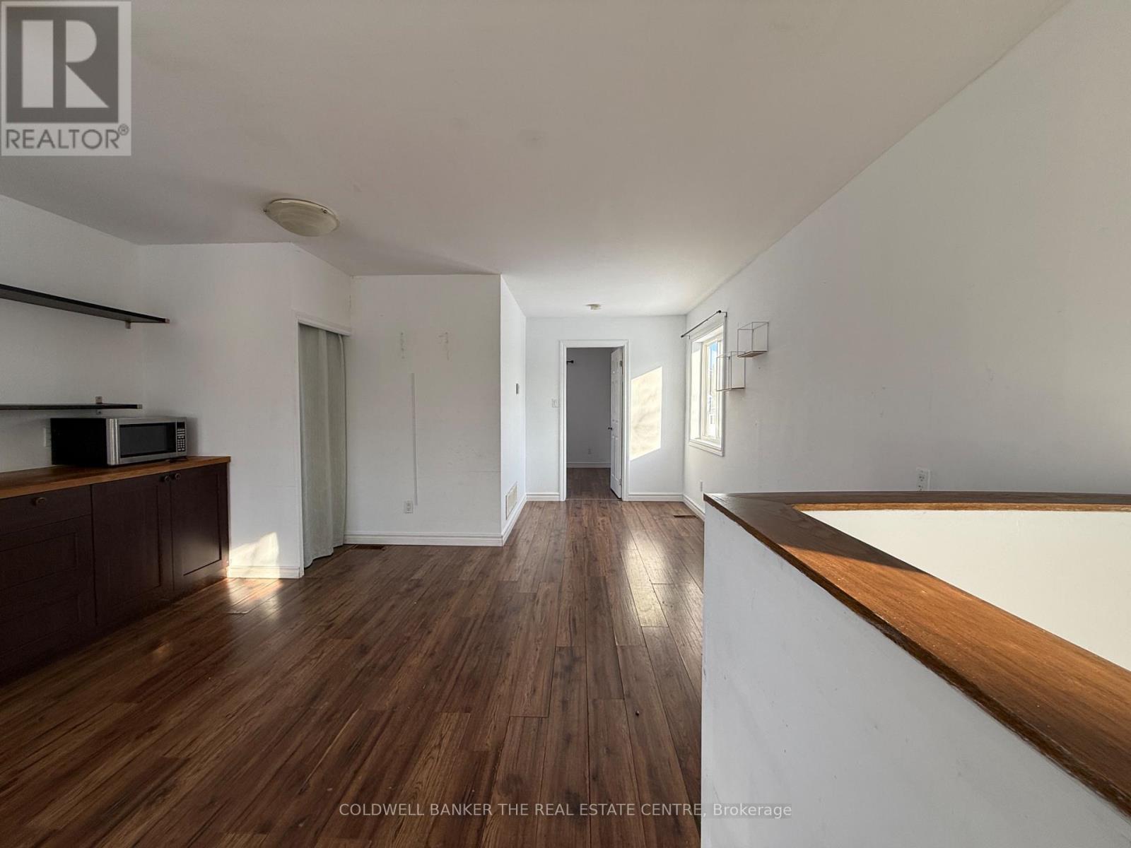 Upper - 27182a Civic Centre Road, Georgina, Ontario  L4P 3E9 - Photo 11 - N12716364