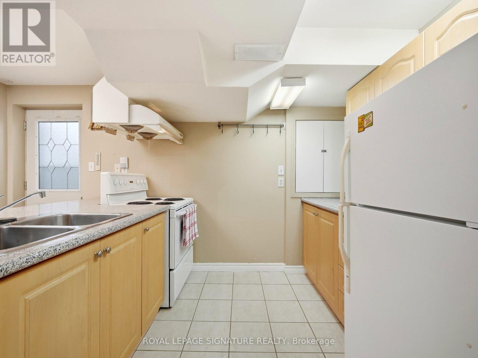 2 - 29 Ocean Avenue, Vaughan, Ontario  L6A 2X7 - Photo 21 - N12716500