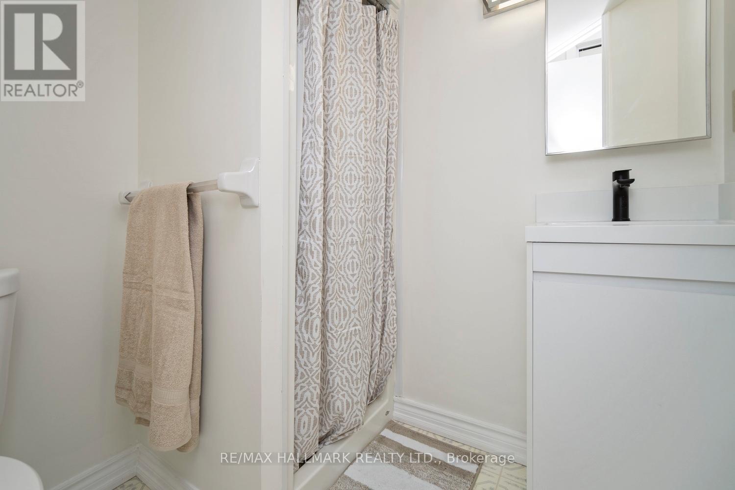 16 - 595 Gibney Crescent, Newmarket, Ontario  L3X 1Y3 - Photo 18 - N12716506