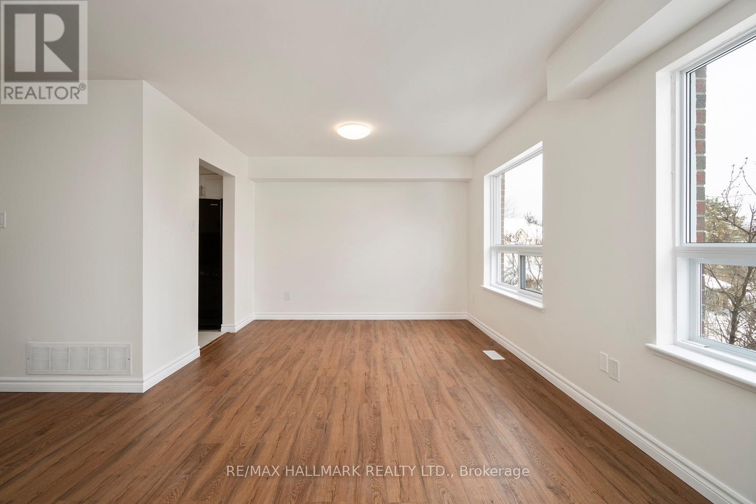 16 - 595 Gibney Crescent, Newmarket, Ontario  L3X 1Y3 - Photo 21 - N12716506