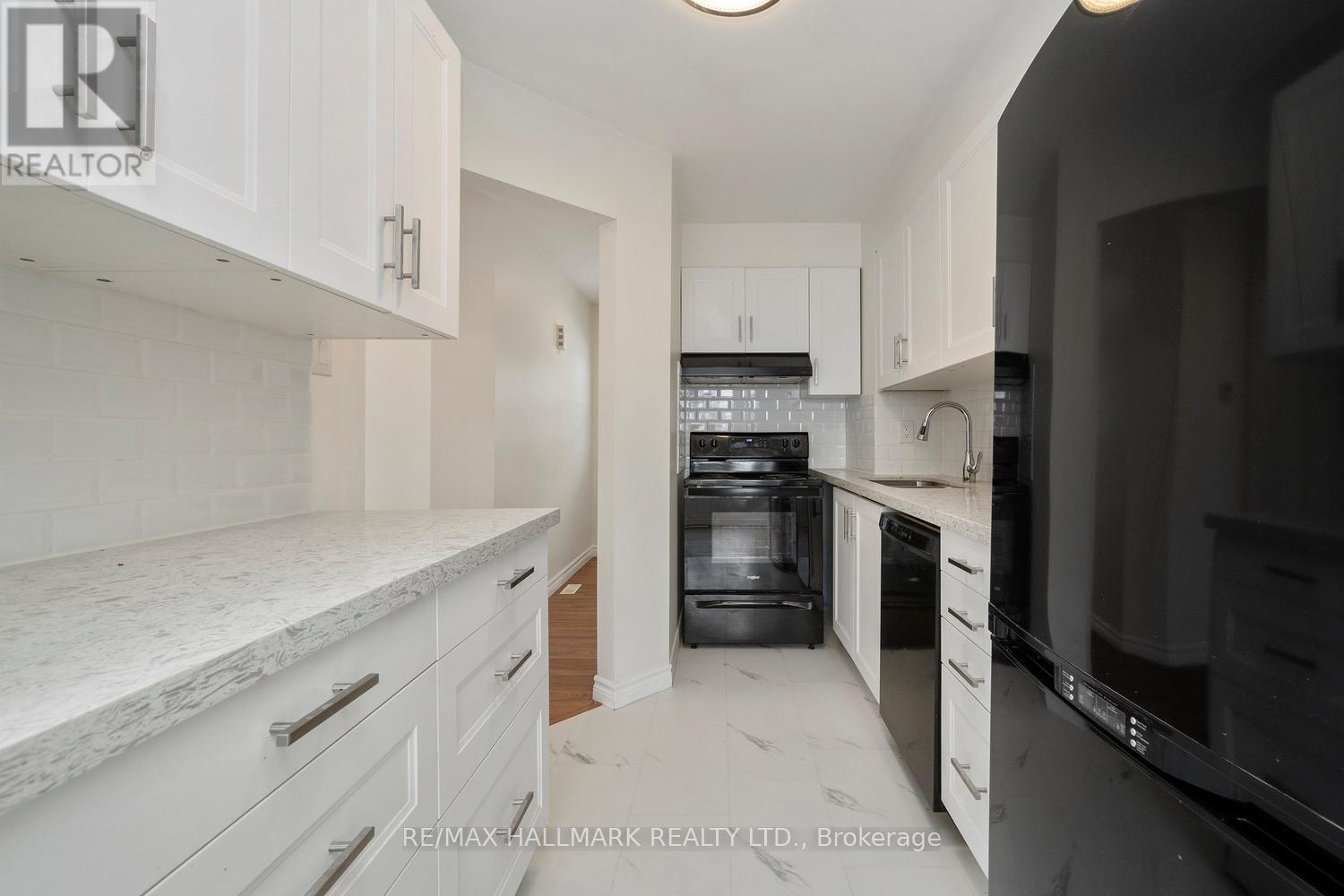 16 - 595 Gibney Crescent, Newmarket, Ontario  L3X 1Y3 - Photo 23 - N12716506