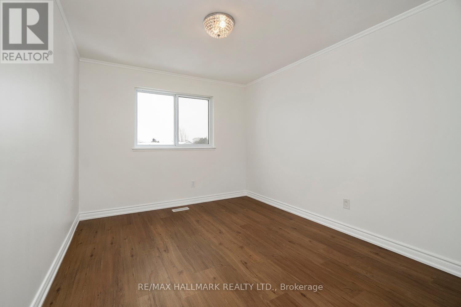 16 - 595 Gibney Crescent, Newmarket, Ontario  L3X 1Y3 - Photo 26 - N12716506