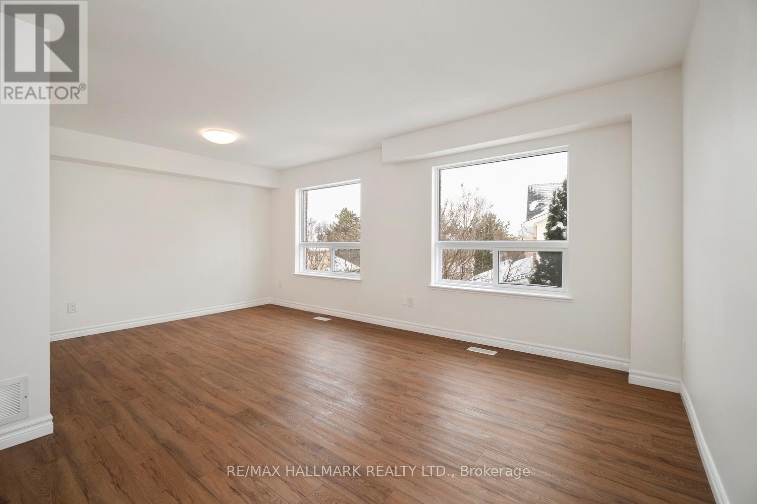 16 - 595 Gibney Crescent, Newmarket, Ontario  L3X 1Y3 - Photo 6 - N12716506