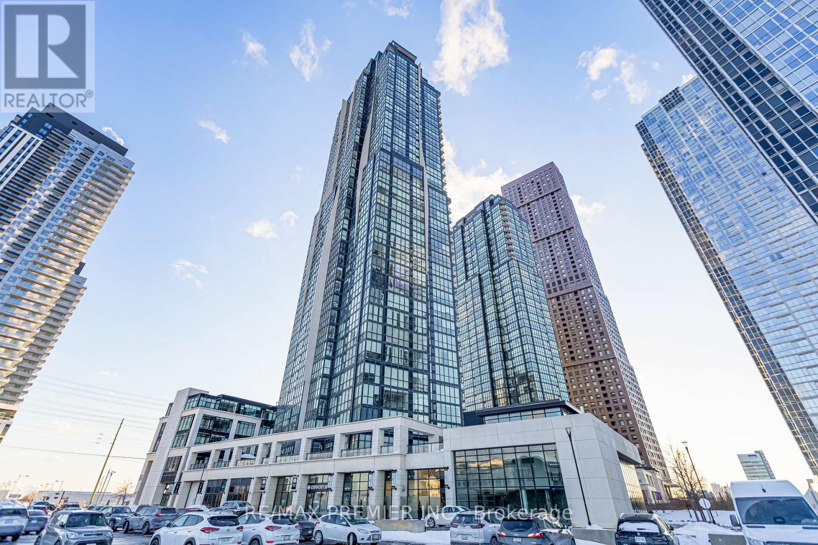 2001 - 2900 HIGHWAY 7, Vaughan, Ontario