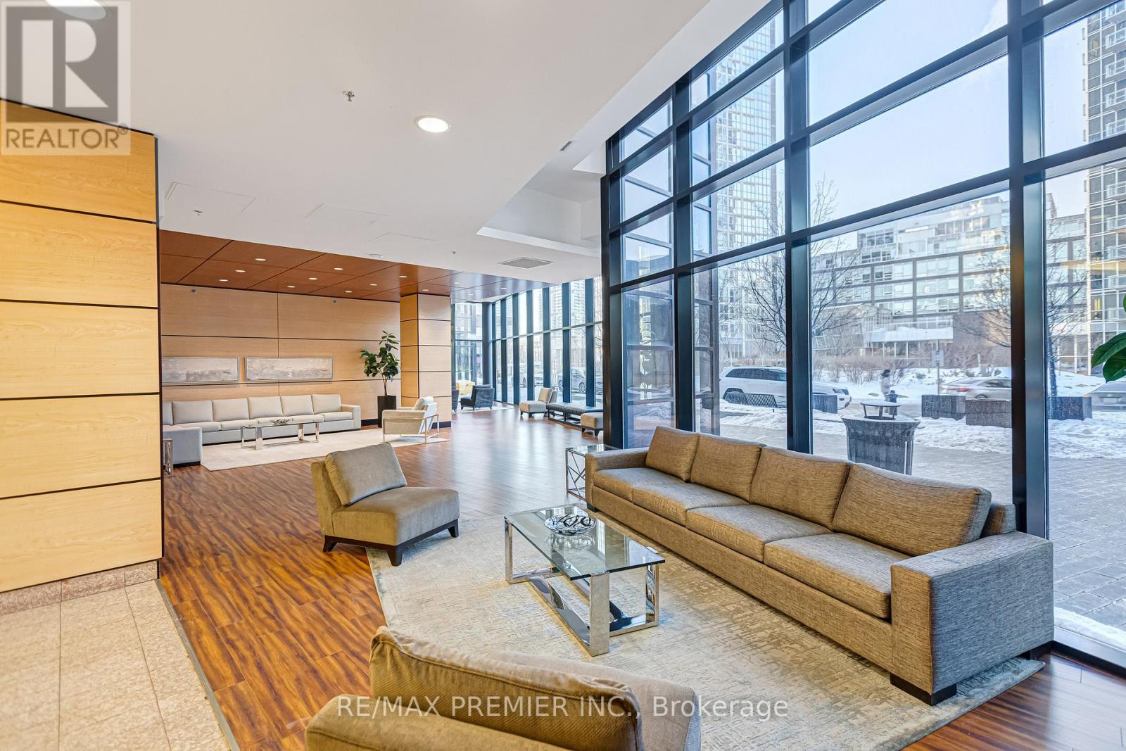 2001 - 2900 Highway 7, Vaughan, Ontario  L4K 0G3 - Photo 3 - N12716552