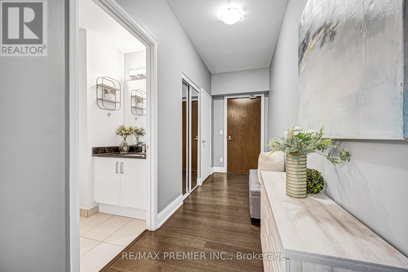 2001 - 2900 Highway 7, Vaughan, Ontario  L4K 0G3 - Photo 9 - N12716552