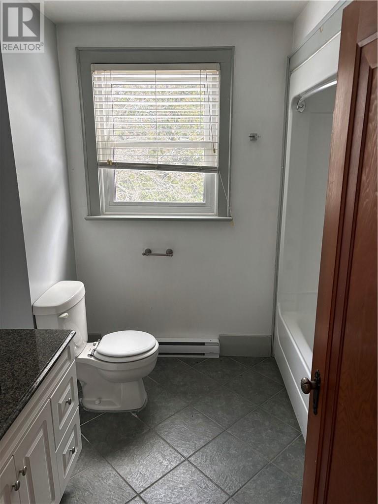 16 Robinson Street W, Little Current, Ontario  P0P 1K0 - Photo 12 - 2126115