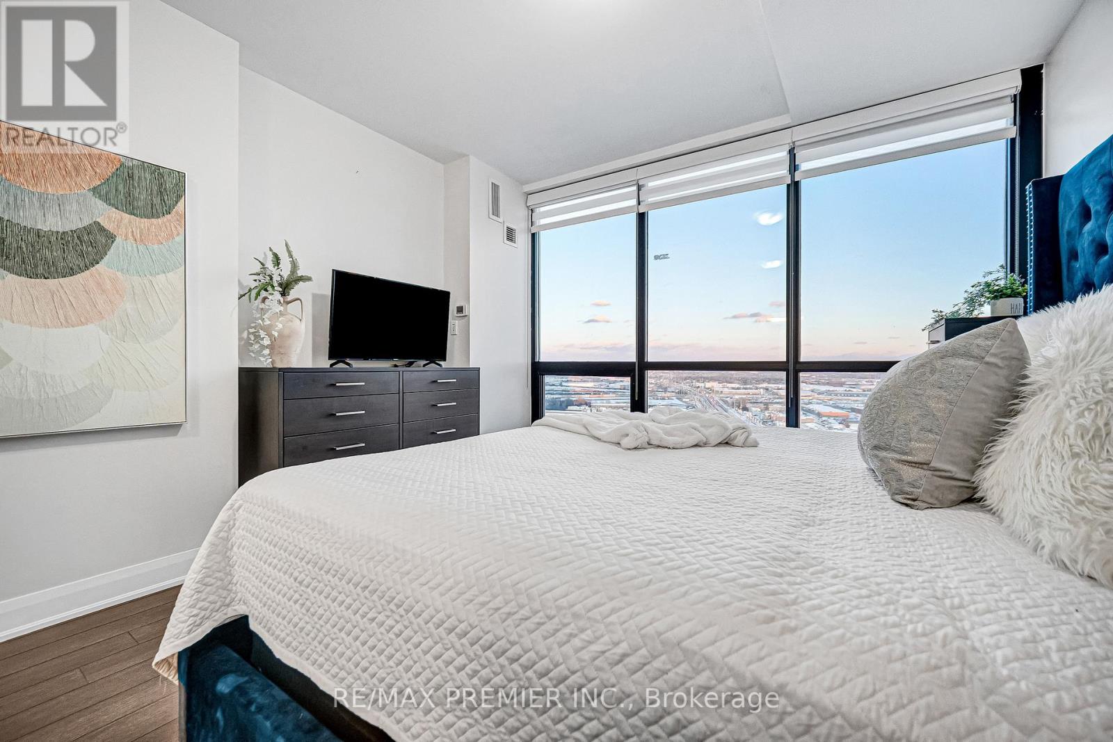 2001 - 2900 Highway 7, Vaughan, Ontario  L4K 0G3 - Photo 35 - N12716552