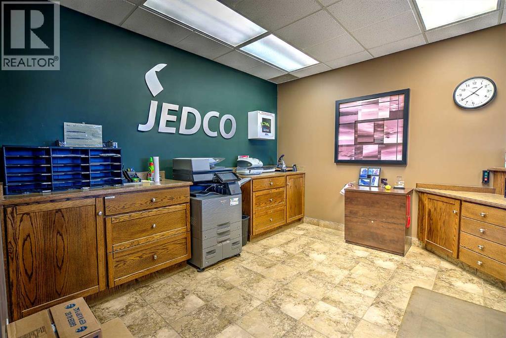 135  & 141 Clearmile Avenue, Rural Red Deer County, Alberta  T4E 0A1 - Photo 5 - A2280520