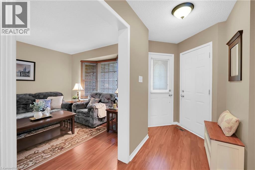 15 Hedgelawn Drive, Grimsby, Ontario  L3M 5G9 - Photo 4 - 40779421