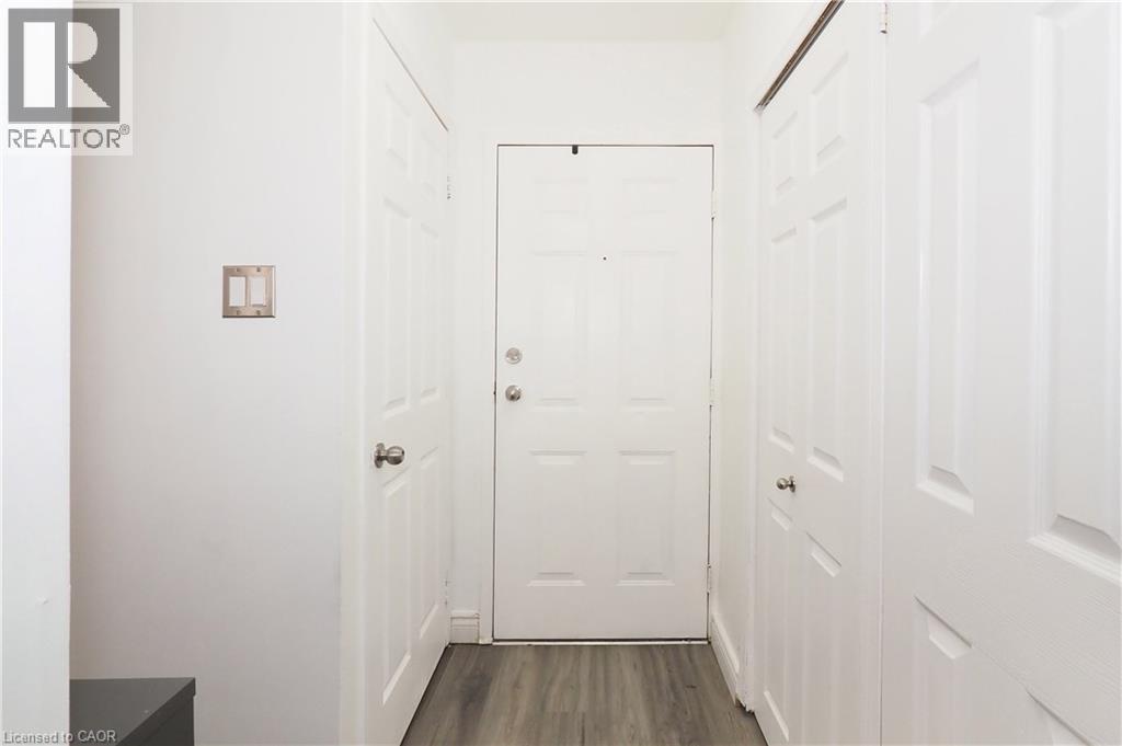 300 Traynor Avenue Unit# 4, Kitchener, Ontario  N2C 2J1 - Photo 3 - 40784016