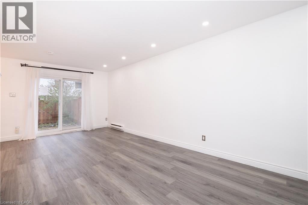 300 Traynor Avenue Unit# 4, Kitchener, Ontario  N2C 2J1 - Photo 5 - 40784016