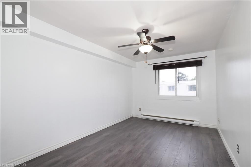 300 Traynor Avenue Unit# 4, Kitchener, Ontario  N2C 2J1 - Photo 20 - 40784016