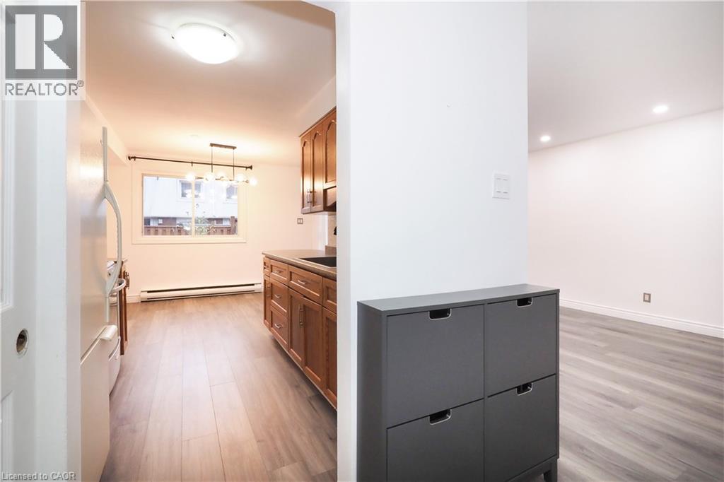 300 Traynor Avenue Unit# 4, Kitchener, Ontario  N2C 2J1 - Photo 4 - 40784016
