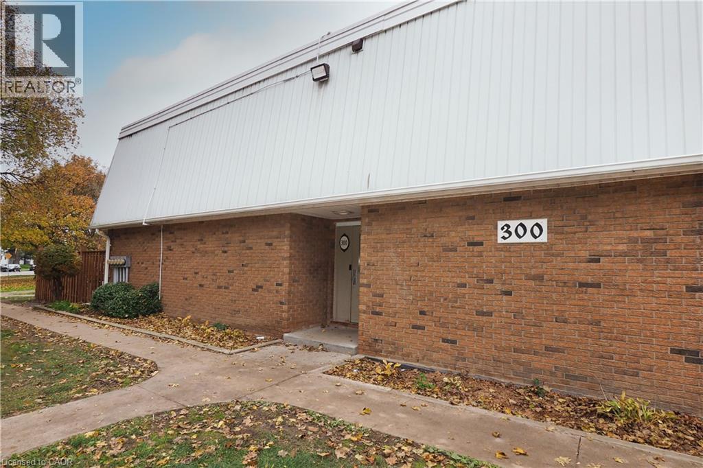 300 Traynor Avenue Unit# 4, Kitchener, Ontario  N2C 2J1 - Photo 1 - 40784016