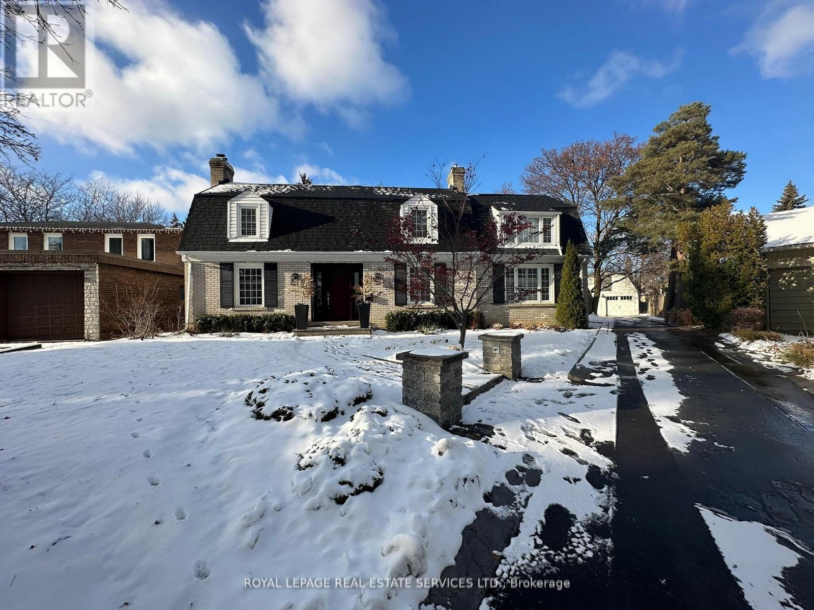 5 Pine Ridge Lane, Brampton, Ontario  L6W 1G6 - Photo 4 - W12716266