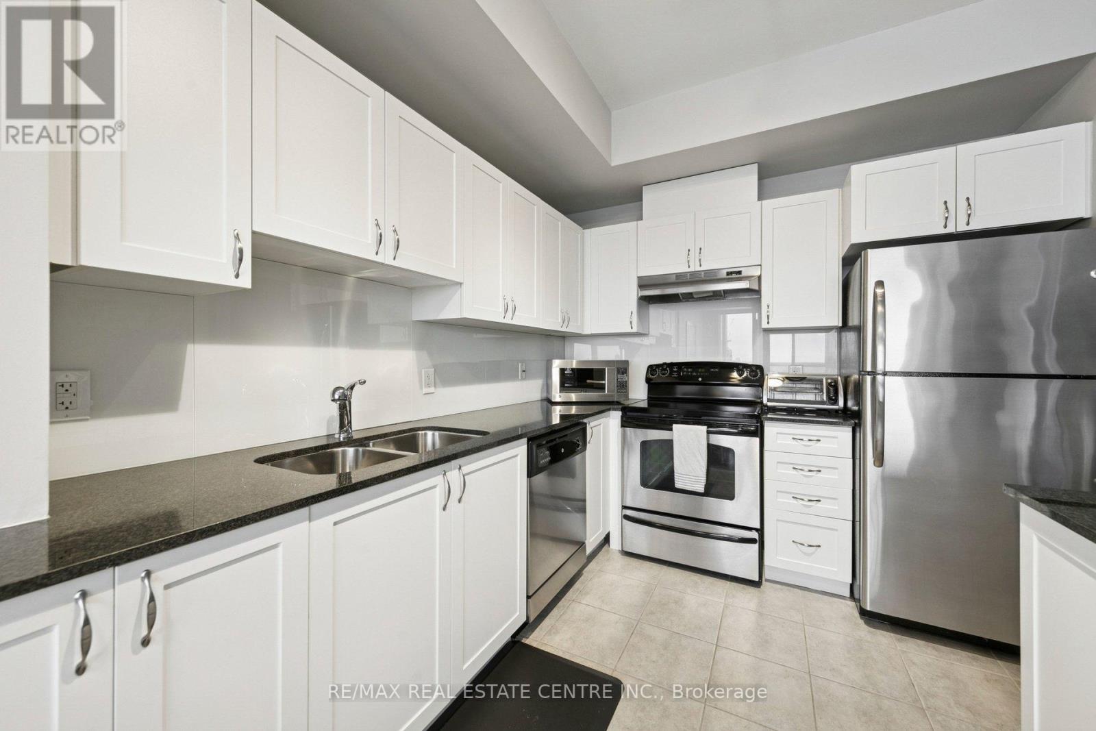 604 - 3865 Lake Shore Boulevard W, Toronto, Ontario  M8W 0A2 - Photo 15 - W12716286