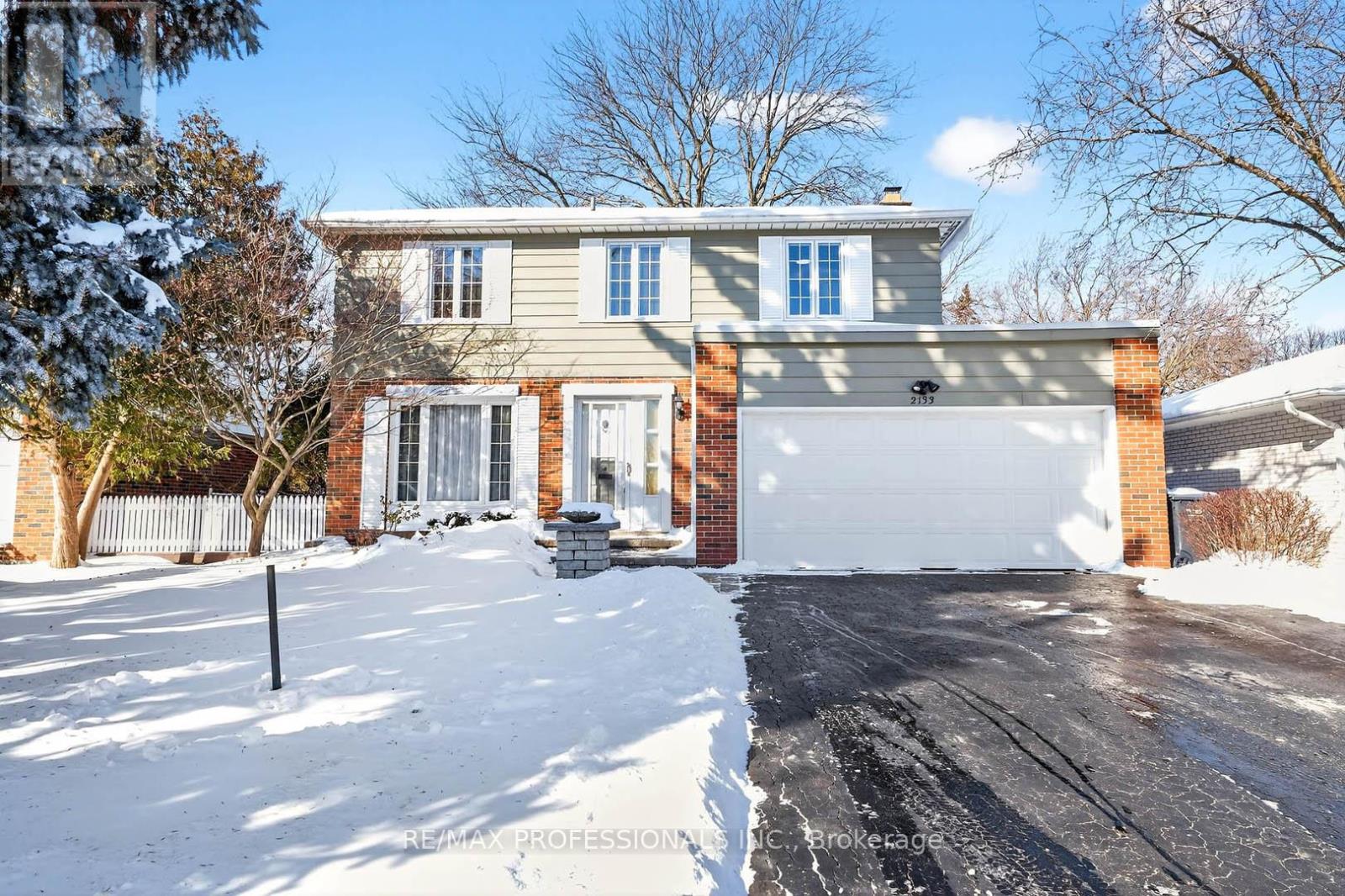 2133 Perran Drive, Mississauga, Ontario  L5K 1L9 - Photo 1 - W12716290