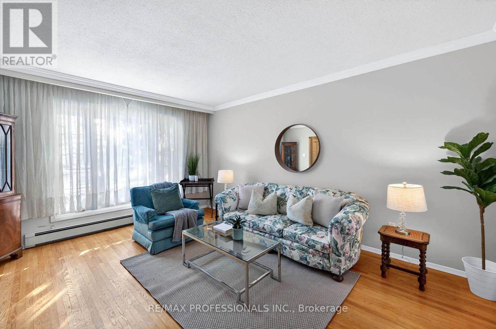 2133 Perran Drive, Mississauga, Ontario  L5K 1L9 - Photo 10 - W12716290