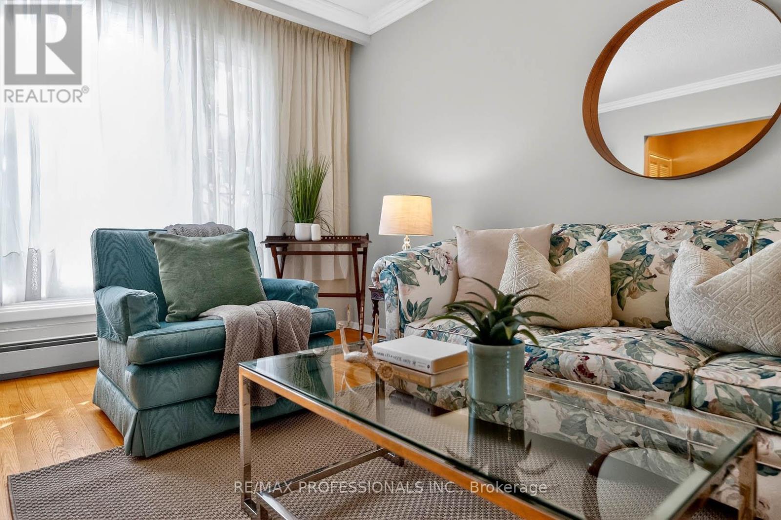 2133 Perran Drive, Mississauga, Ontario  L5K 1L9 - Photo 11 - W12716290