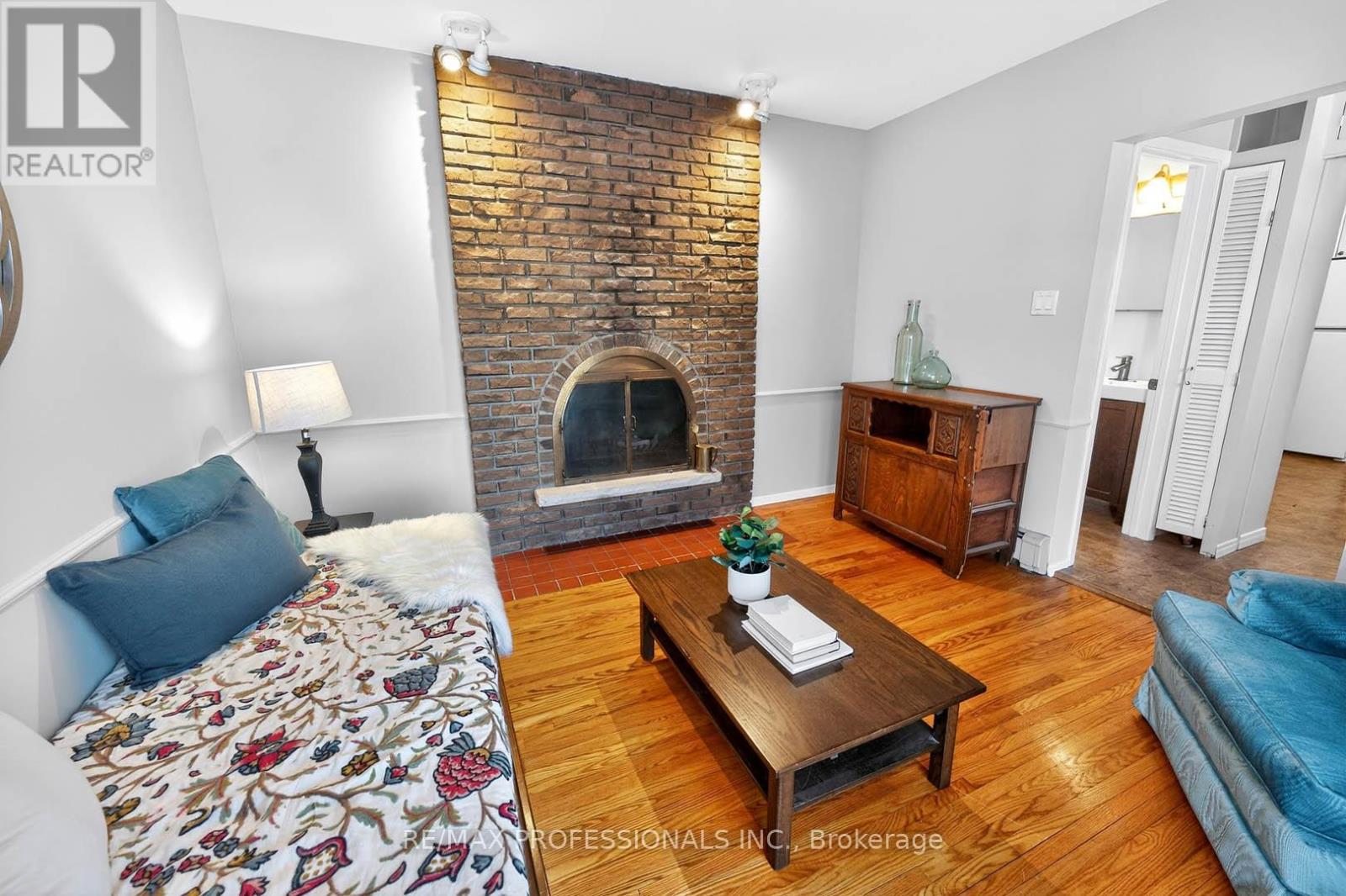 2133 Perran Drive, Mississauga, Ontario  L5K 1L9 - Photo 23 - W12716290