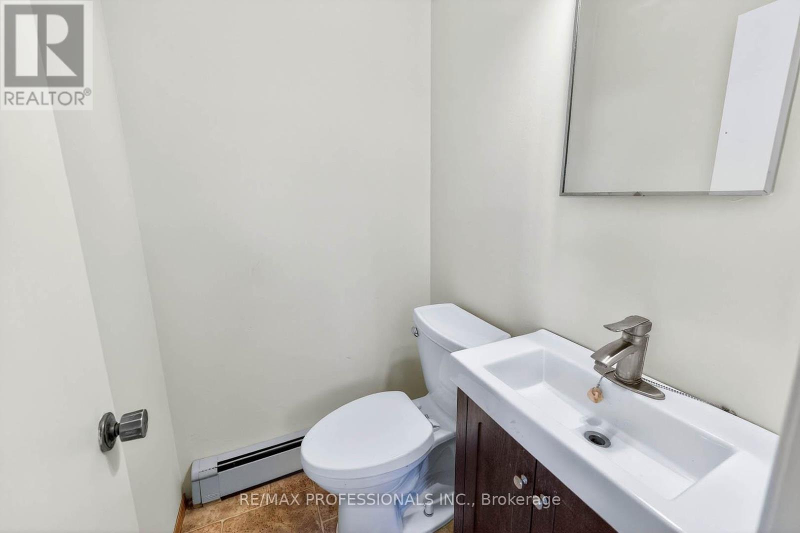 2133 Perran Drive, Mississauga, Ontario  L5K 1L9 - Photo 25 - W12716290