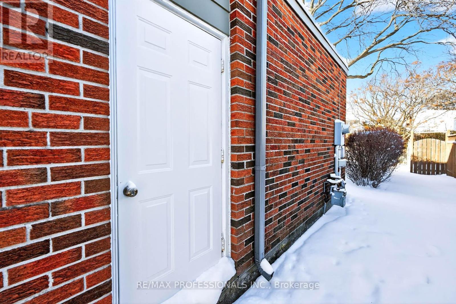 2133 Perran Drive, Mississauga, Ontario  L5K 1L9 - Photo 50 - W12716290