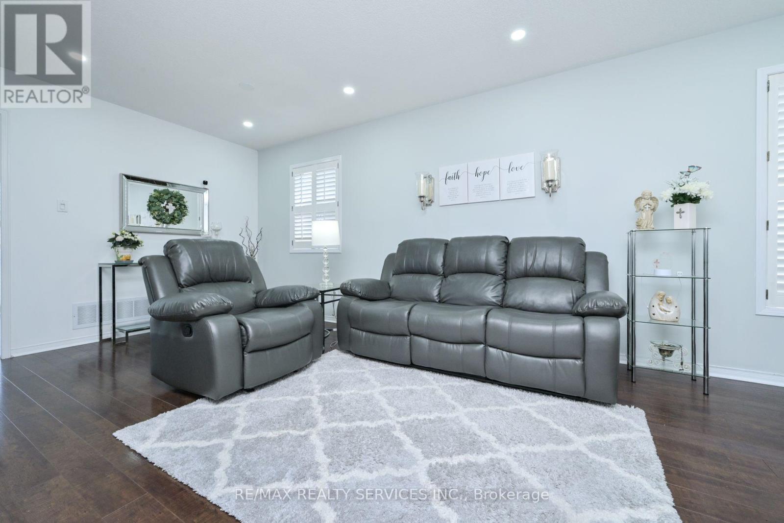 59 Springview Drive, Brampton, Ontario  L6X 4L8 - Photo 11 - W12716338