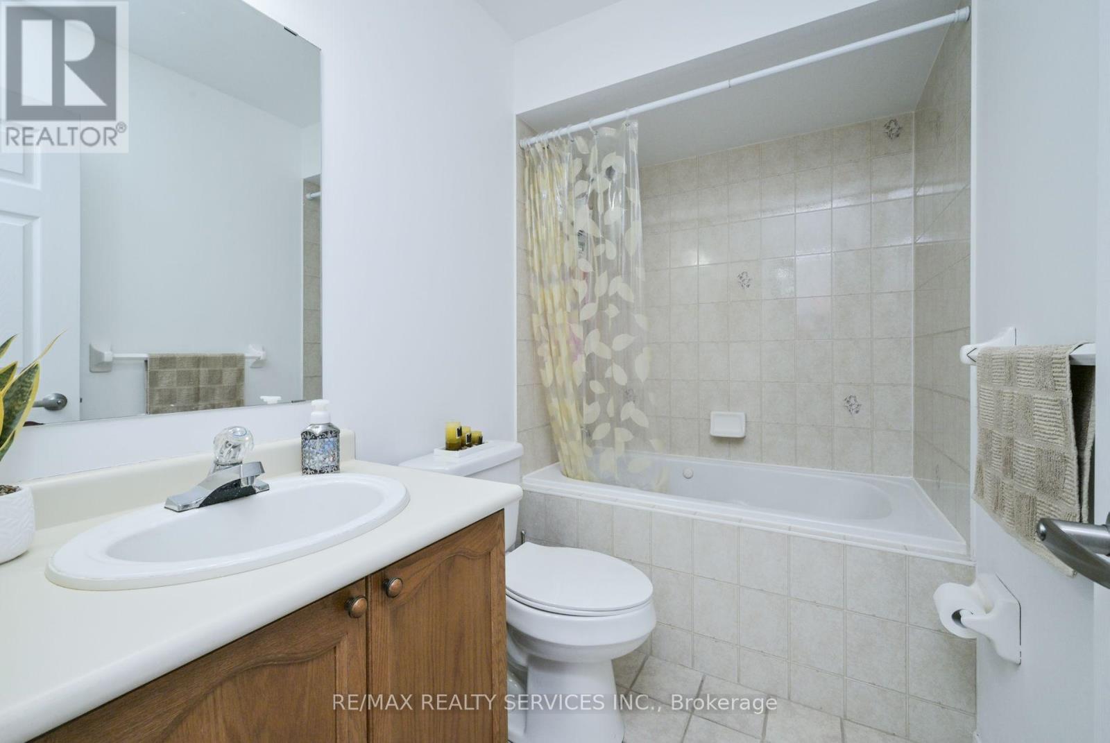 59 Springview Drive, Brampton, Ontario  L6X 4L8 - Photo 17 - W12716338