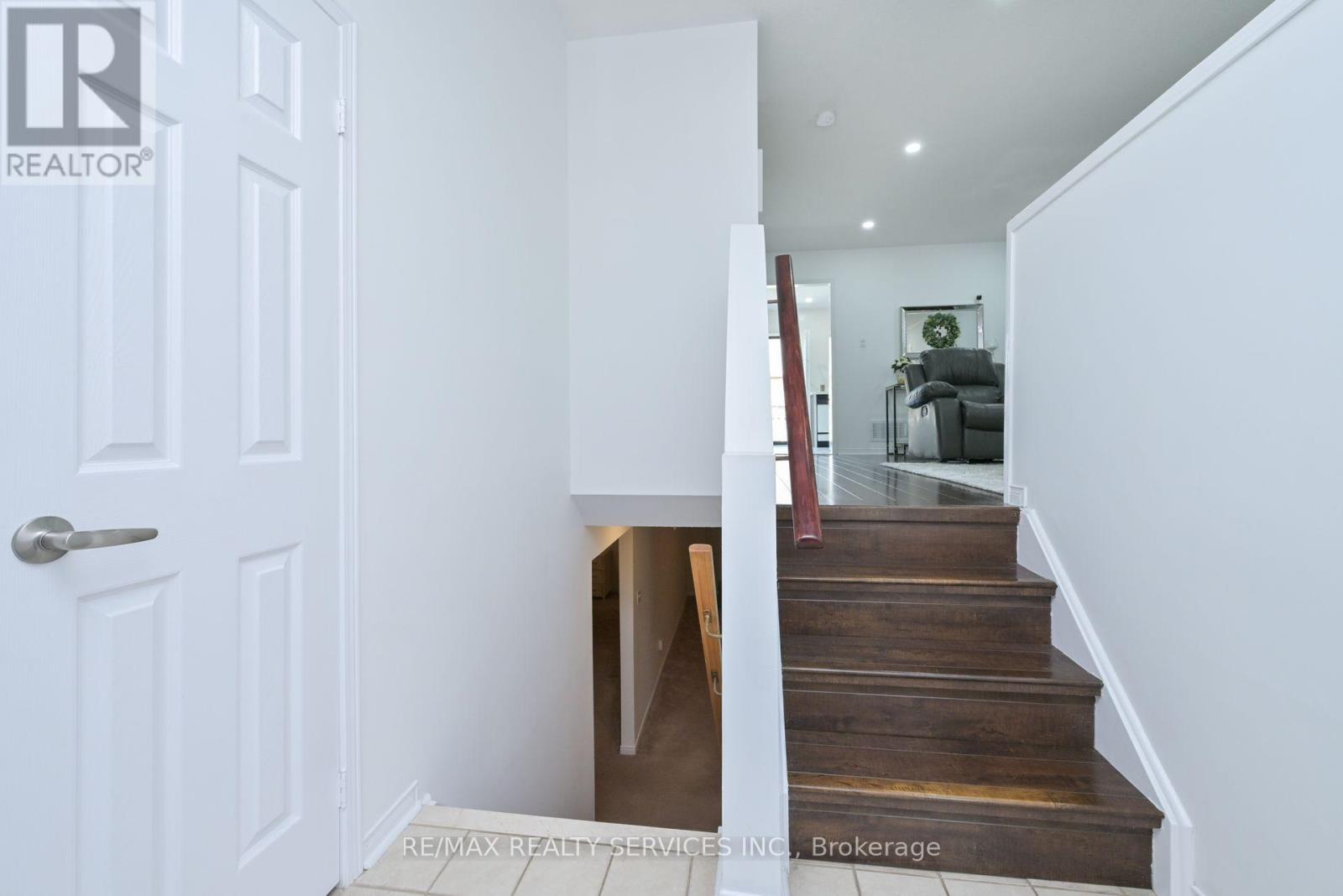 59 Springview Drive, Brampton, Ontario  L6X 4L8 - Photo 19 - W12716338