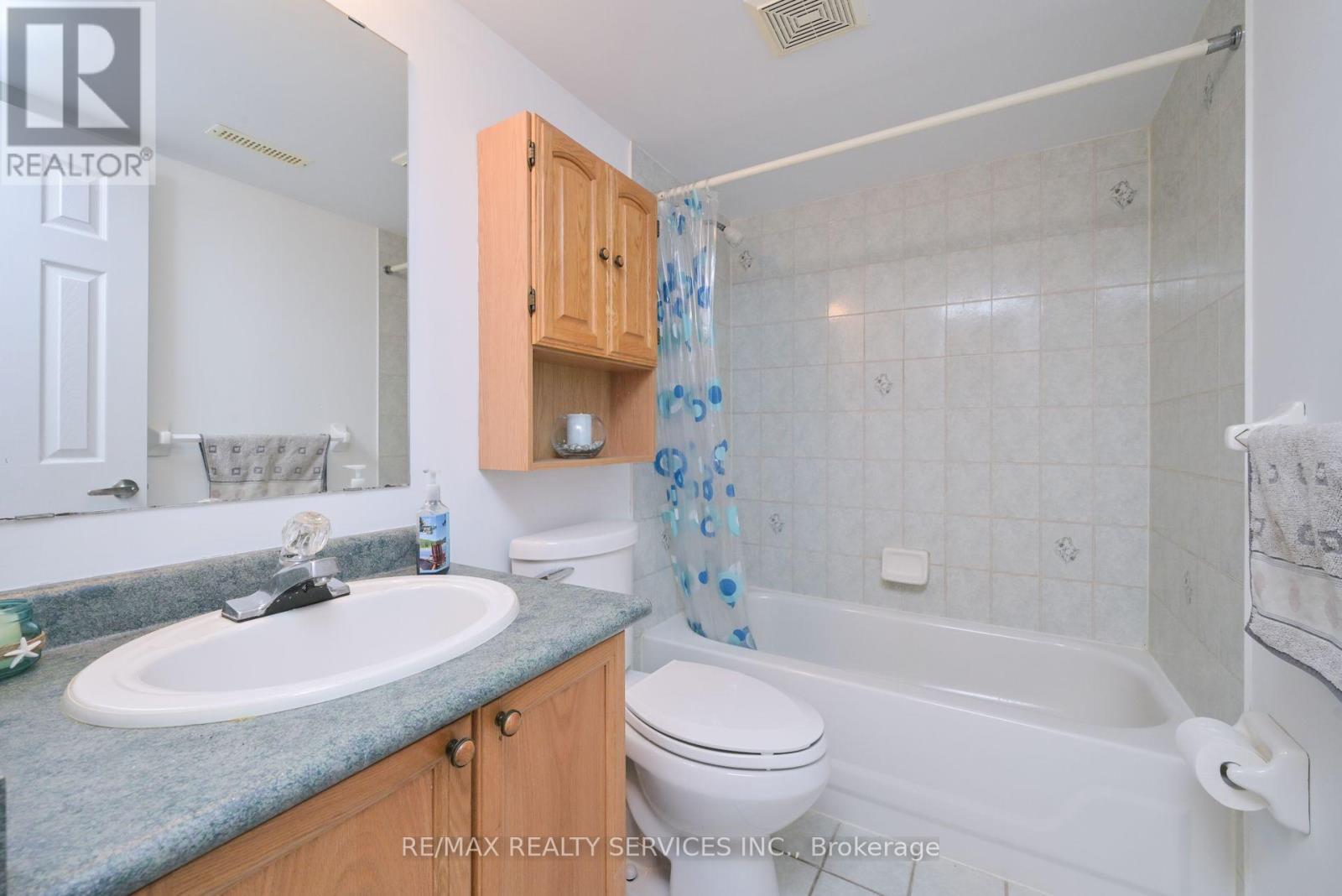 59 Springview Drive, Brampton, Ontario  L6X 4L8 - Photo 23 - W12716338