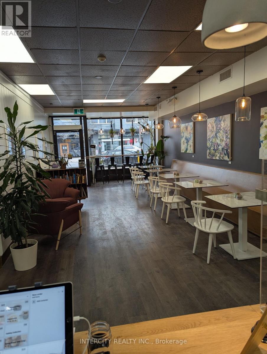 326 Kerr Street, Oakville, Ontario  L6K 3B5 - Photo 2 - W12716362