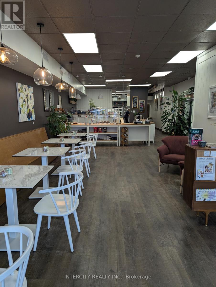 326 Kerr Street, Oakville, Ontario  L6K 3B5 - Photo 3 - W12716362