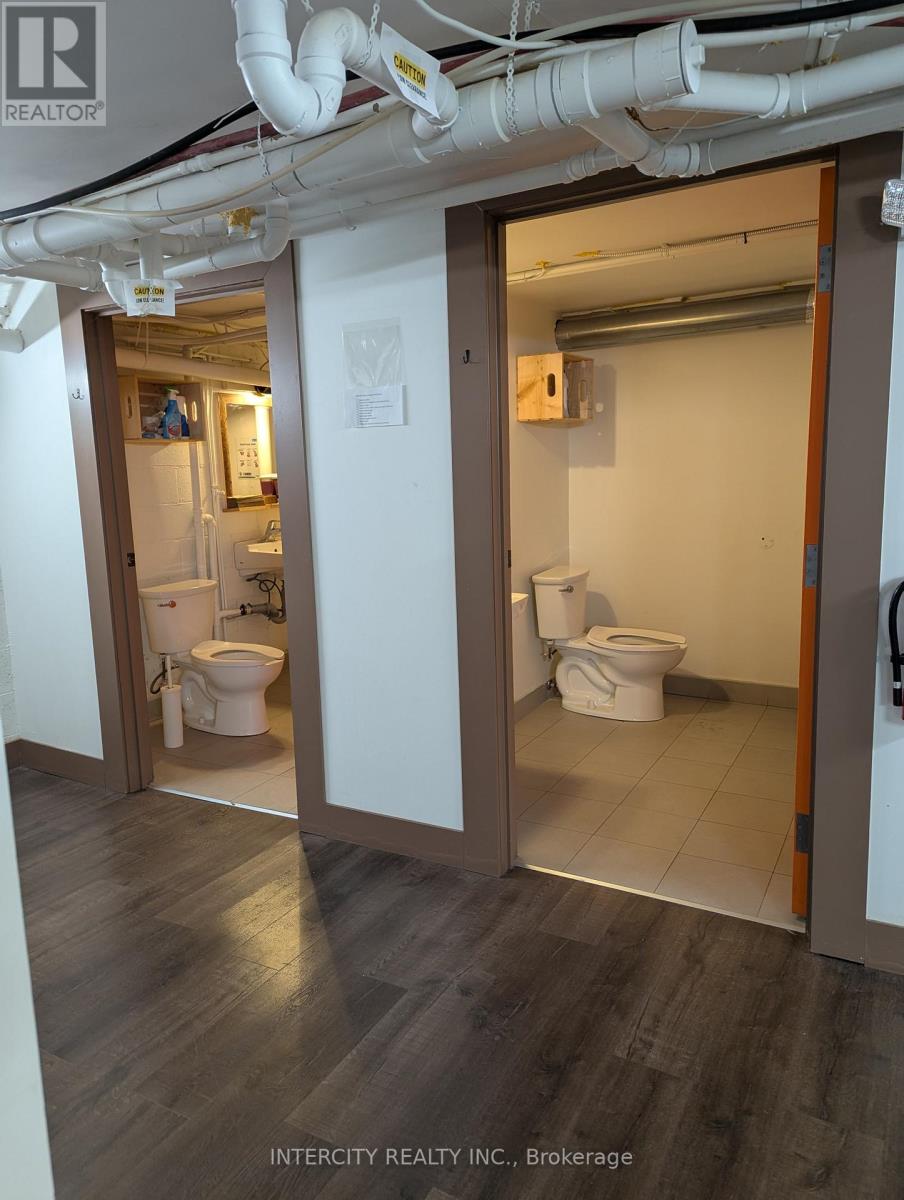 326 Kerr Street, Oakville, Ontario  L6K 3B5 - Photo 5 - W12716362