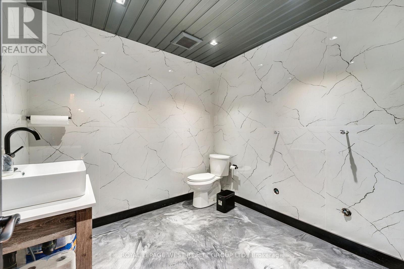 55 Brydon Drive, Toronto, Ontario  M9W 4N3 - Photo 10 - W12716386