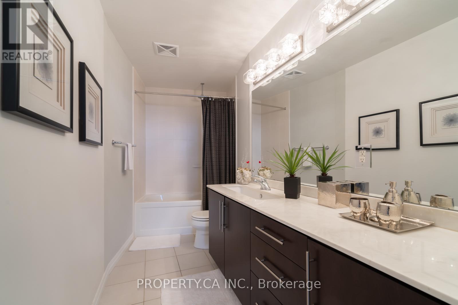 Ph3504 - 223 Webb Drive, Mississauga, Ontario  L5B 0E8 - Photo 10 - W12716396