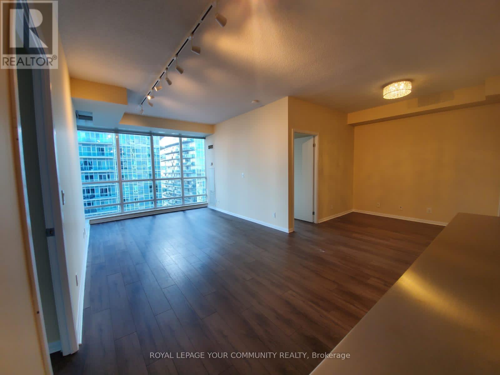 2008 - 185 Legion Road N, Toronto, Ontario  M8Y 0A1 - Photo 3 - W12716398