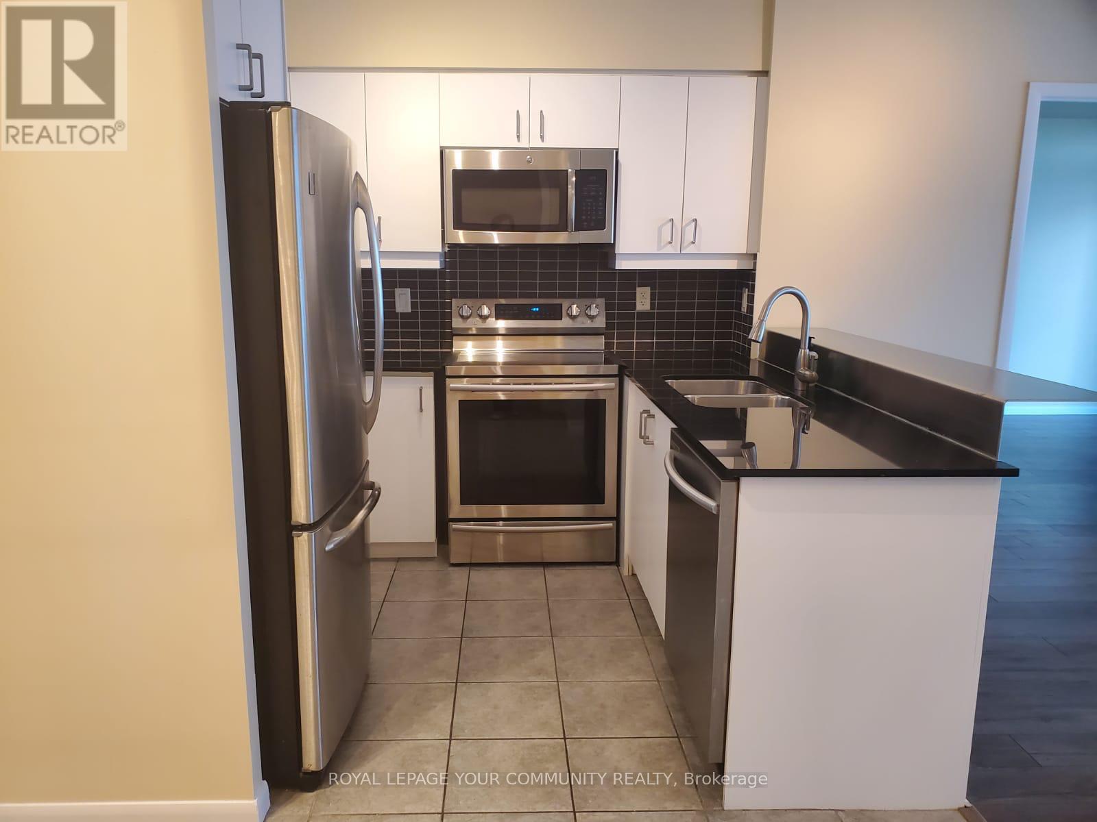 2008 - 185 Legion Road N, Toronto, Ontario  M8Y 0A1 - Photo 4 - W12716398