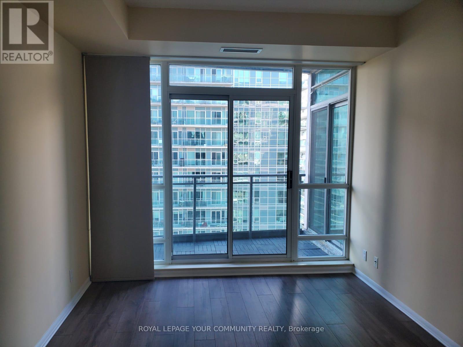 2008 - 185 Legion Road N, Toronto, Ontario  M8Y 0A1 - Photo 5 - W12716398