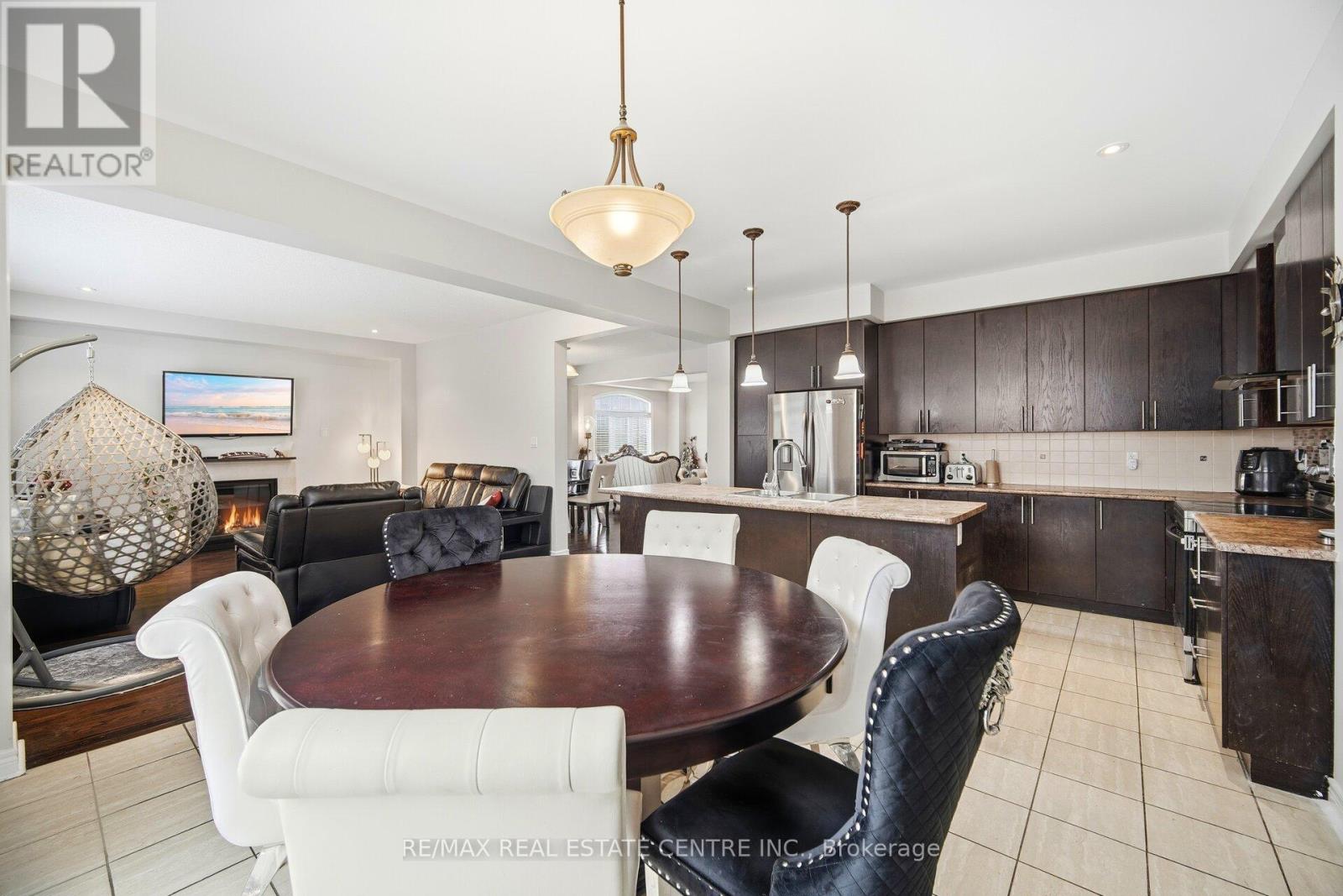 38 Lightcatcher Circle, Brampton, Ontario  L6P 3P5 - Photo 17 - W12716404