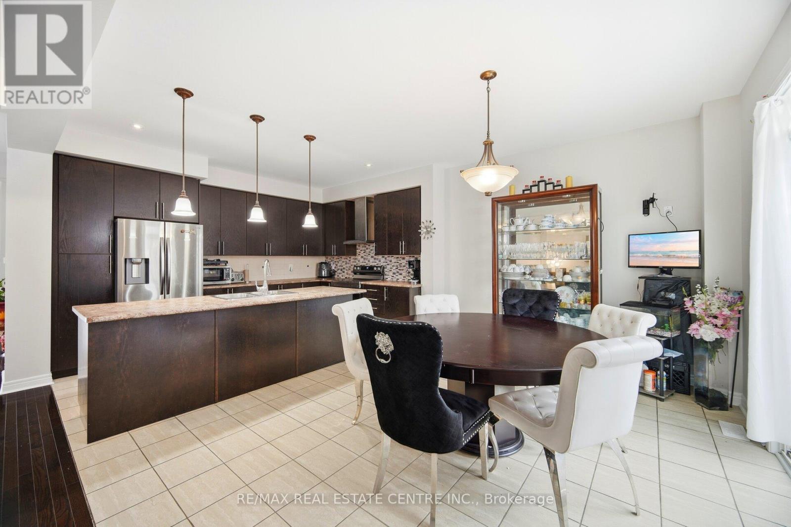 38 Lightcatcher Circle, Brampton, Ontario  L6P 3P5 - Photo 18 - W12716404