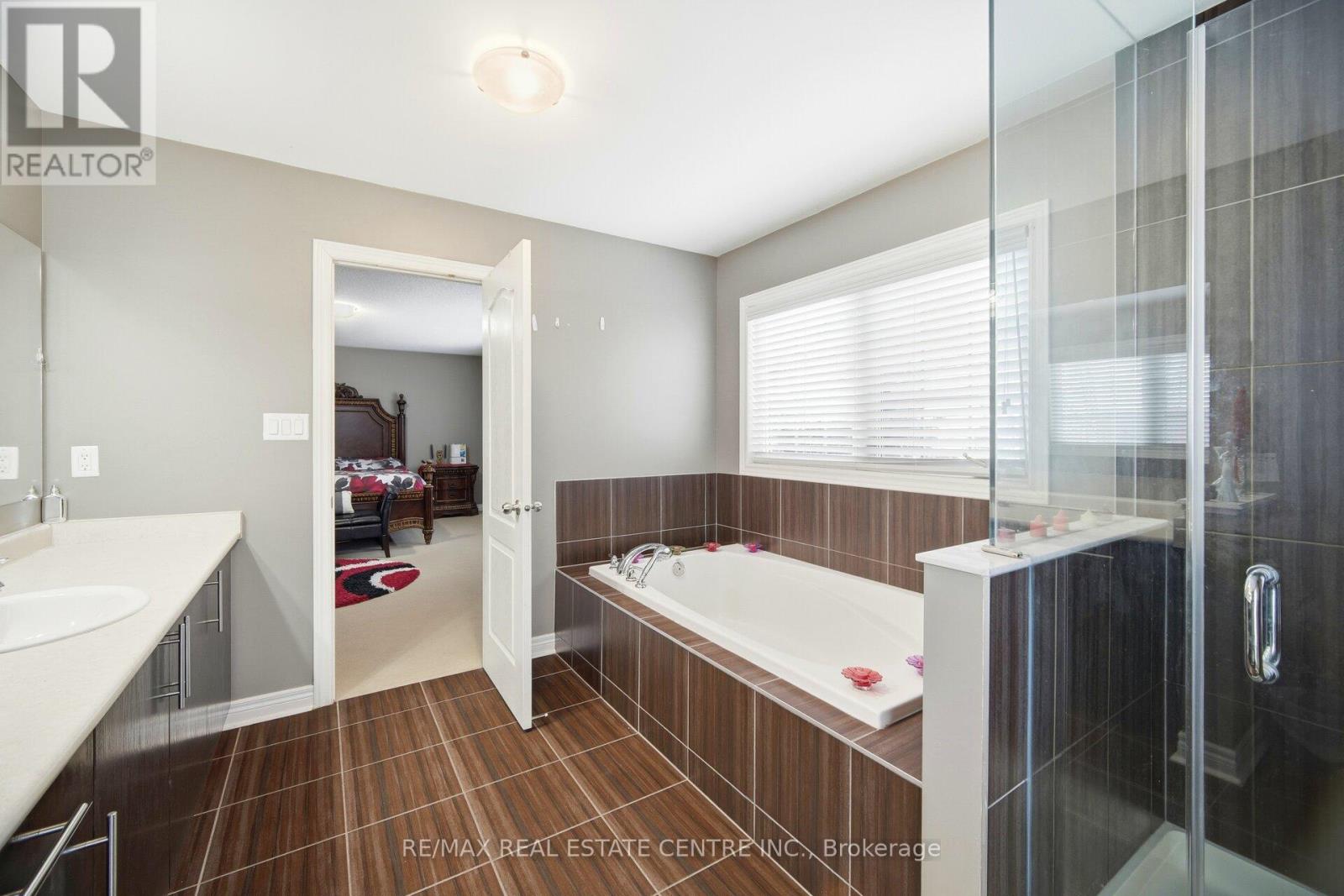 38 Lightcatcher Circle, Brampton, Ontario  L6P 3P5 - Photo 29 - W12716404