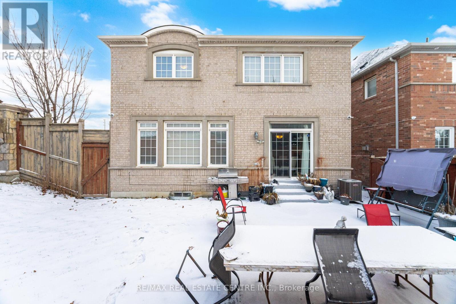 38 Lightcatcher Circle, Brampton, Ontario  L6P 3P5 - Photo 47 - W12716404